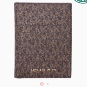 Michael Kors Bedford Travel Passport Wallet - Brand New!